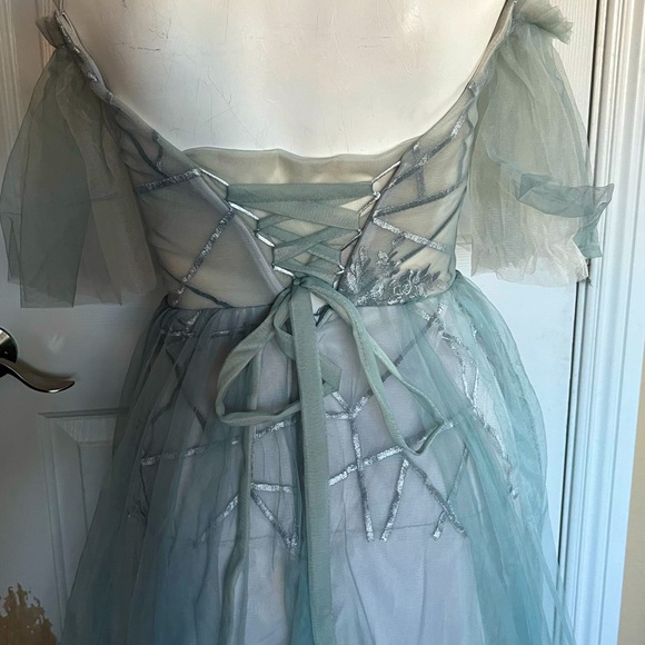 Prom dress - Picture 5 of 5